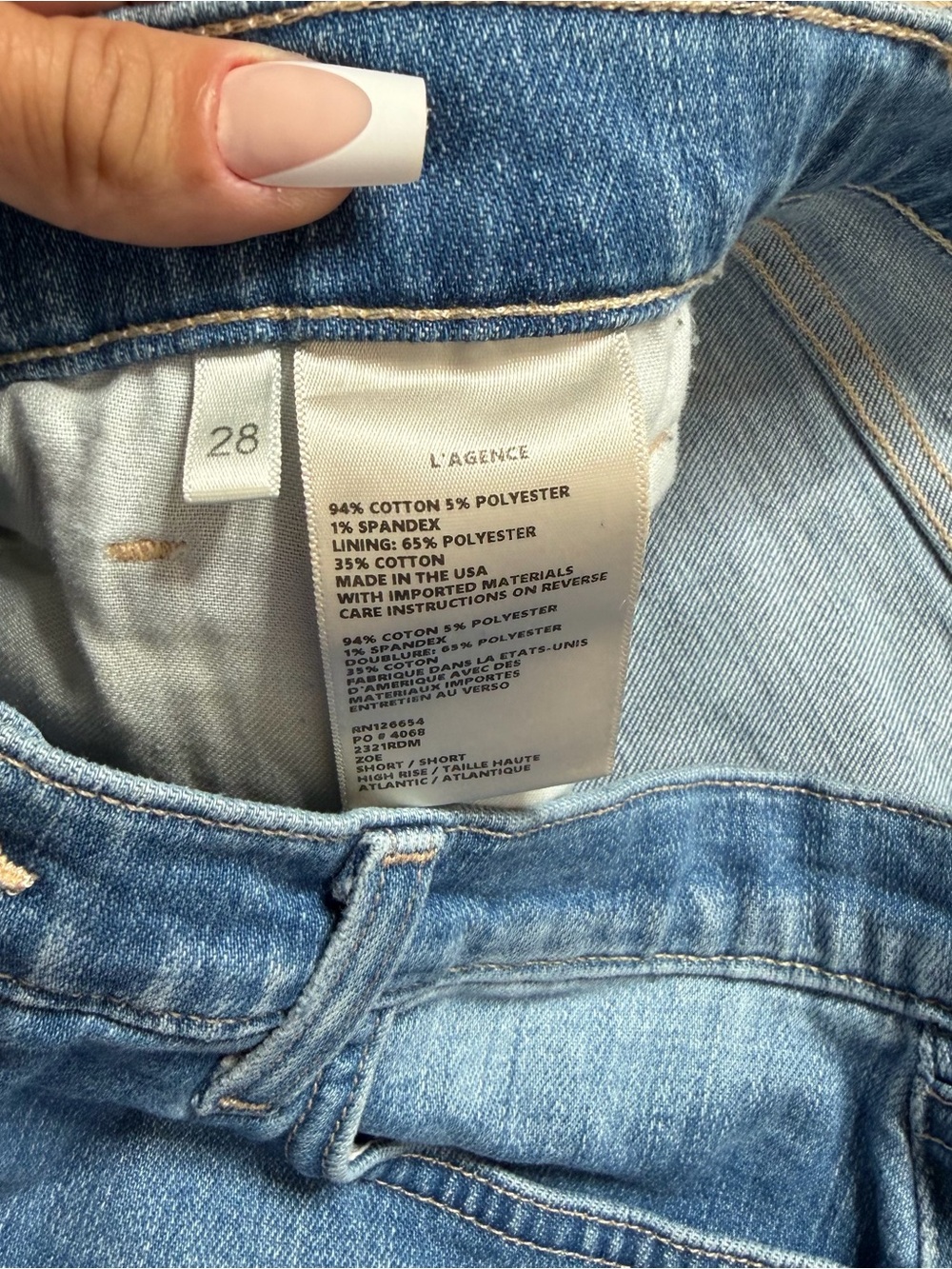 L'AGENCE Zoe Raw Hem Jean Shorts Size 28 - Picture 6 of 7